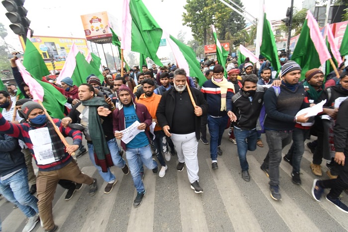 बिहार बन्द के समर्थन में सड़कों पर उतरे पप्पू यादव और उनके अन्य नेता