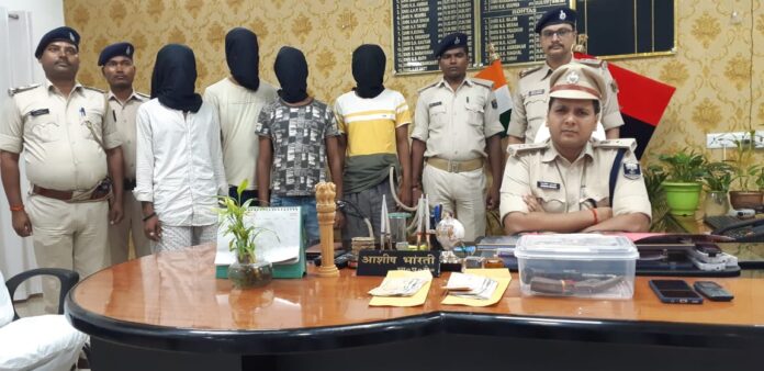 संझौली में दिनदहाड़े लूट के दौरान की गई हत्या का रोहतास पुलिस ने किया खुलासा